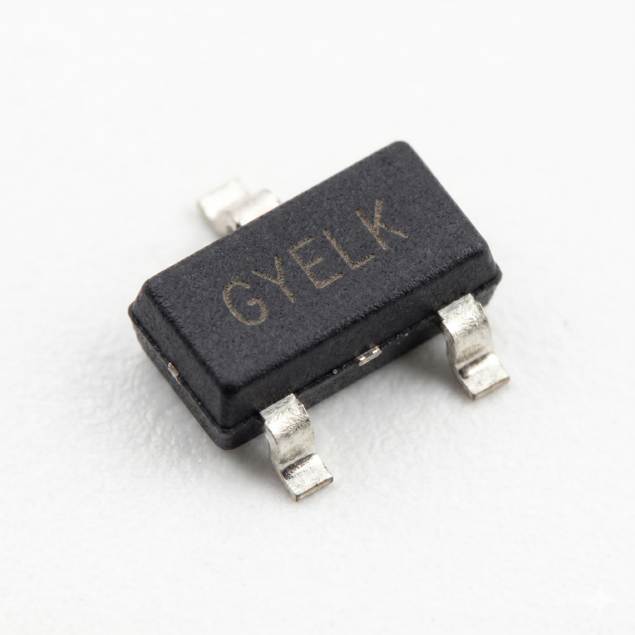 SGM809B-SXN3LG/TR Low Power Reset IC in SOT-23 SMD package with visible GYELK laser marking